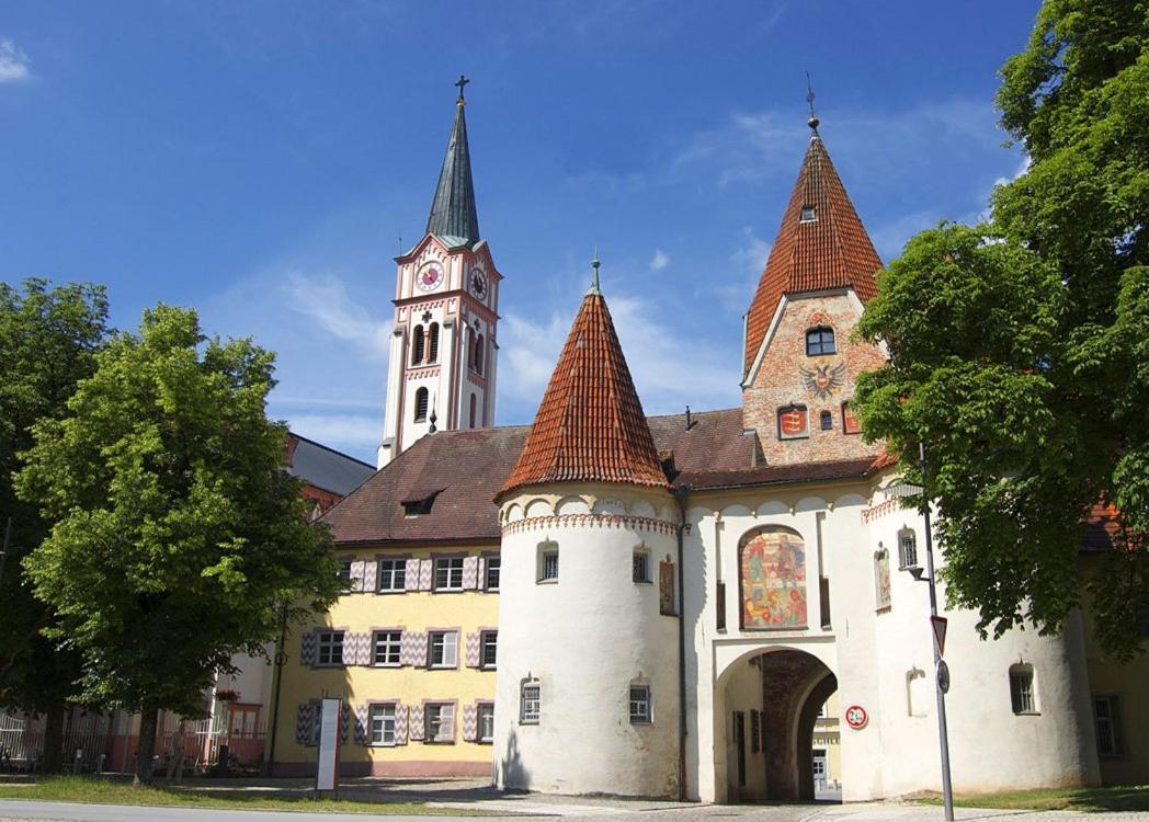 Hotel Zum Loewen Weissenhorn Exterior foto